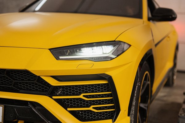 Quelles sont les opportunités de carrière dans le secteur du sport automobile ?