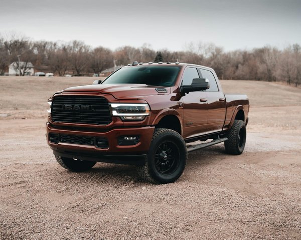 Quelle est la capacité de remorquage d'un Dodge Ram 1500 pour les camping-cars ?